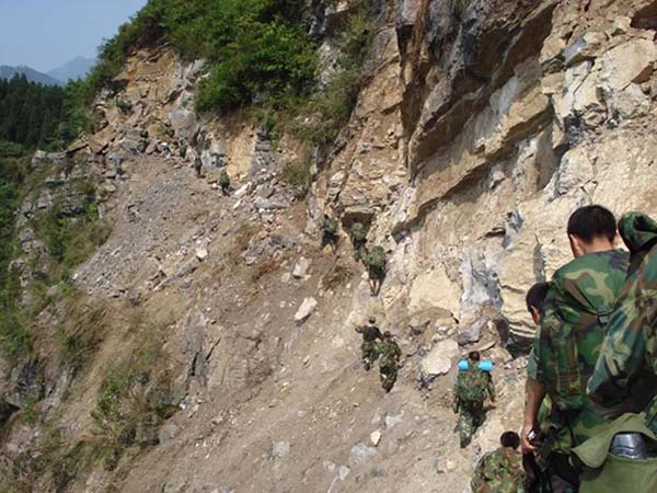 编织袋生产厂家纪念汶川地震十三周年